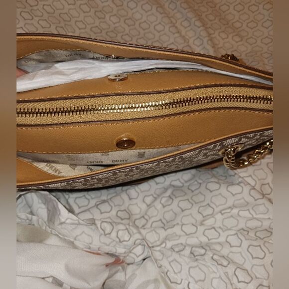NWT DKNY Handbag  - Picture 15 of 16